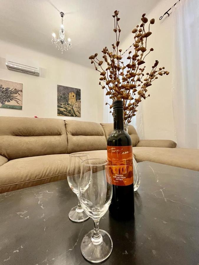 普拉Lux Apartmans公寓 外观 照片