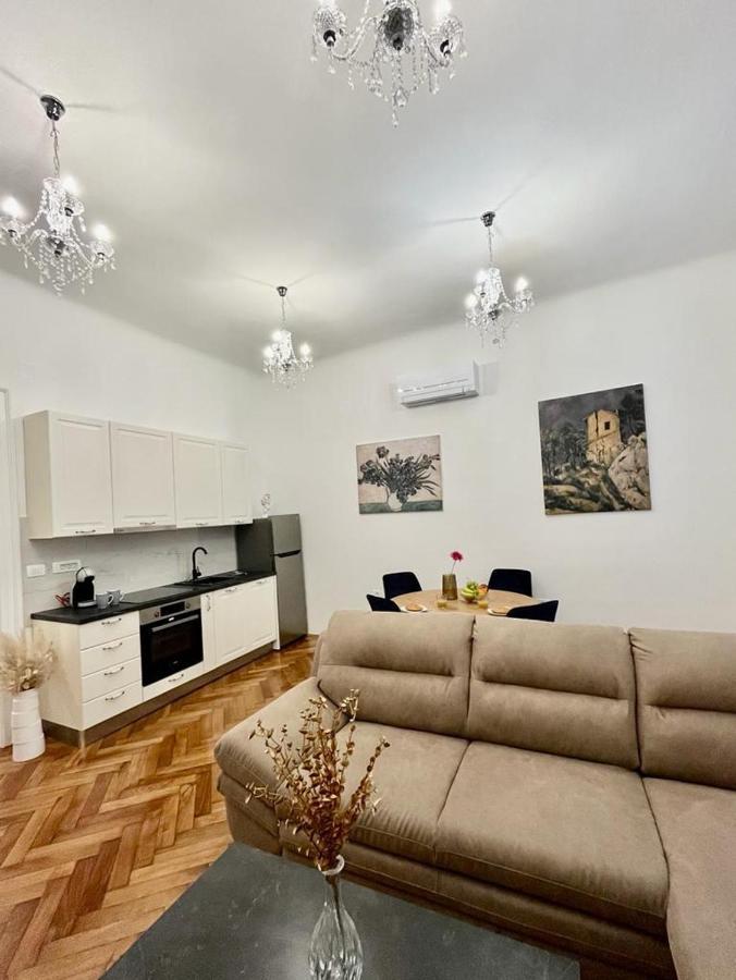普拉Lux Apartmans公寓 外观 照片
