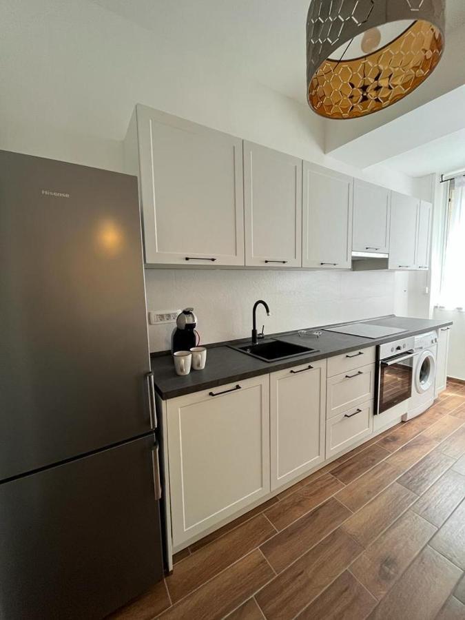 普拉Lux Apartmans公寓 外观 照片