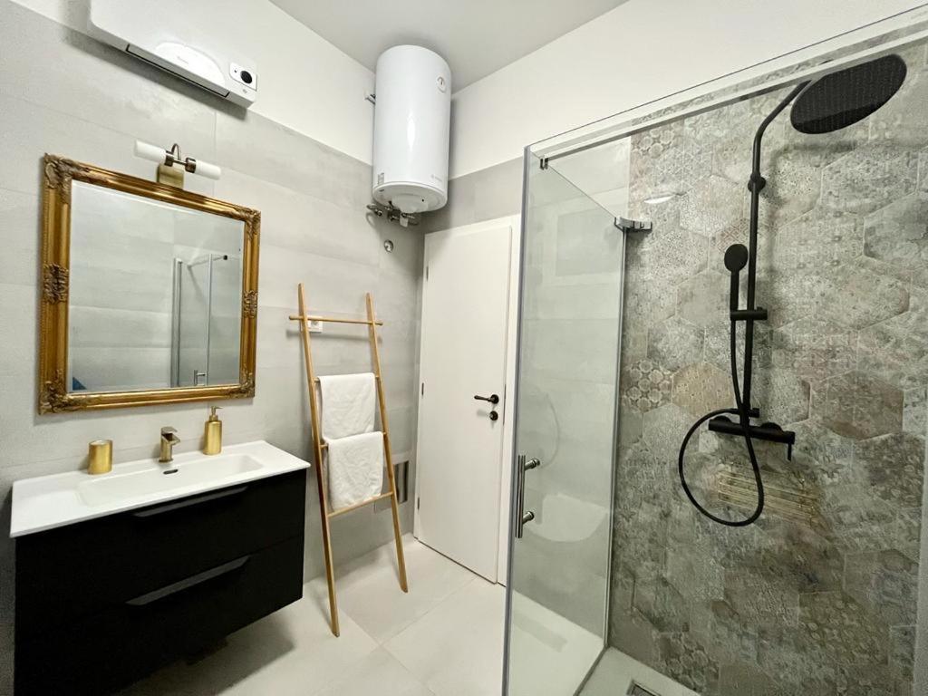 普拉Lux Apartmans公寓 外观 照片