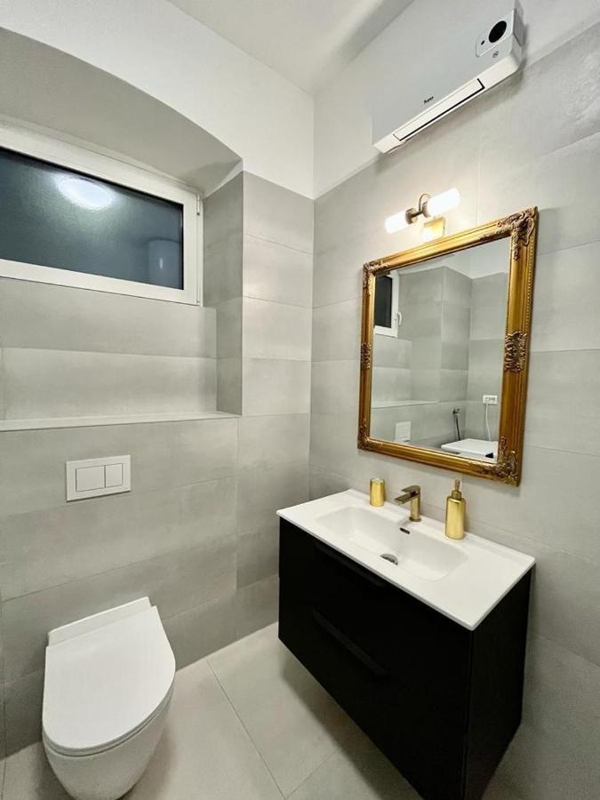 普拉Lux Apartmans公寓 外观 照片