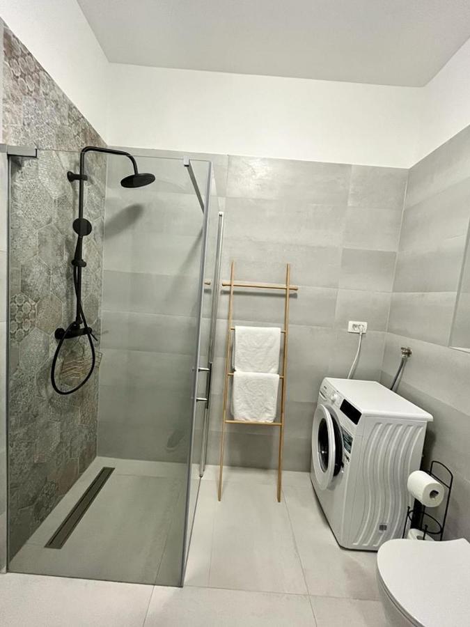 普拉Lux Apartmans公寓 外观 照片
